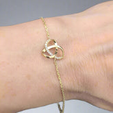 gold braclet
